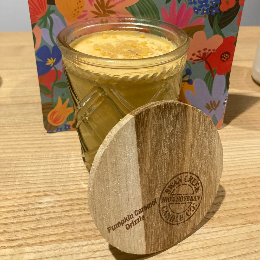 Swan Creek Candle Co. Pumpkin Caramel Drizzle. 12oz candle